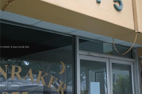 Снять в аренду кондоминиум в Норт-Майами, Флорида 1 спальня, 52.4м2, № 1952707 - фото 2