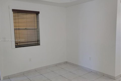 Снять в аренду кондоминиум в Норт-Майами, Флорида 1 спальня, 52.4м2, № 1952707 - фото 5