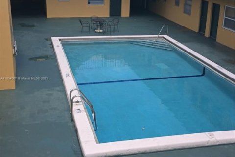 Снять в аренду кондоминиум в Норт-Майами, Флорида 1 спальня, 52.4м2, № 1952707 - фото 14