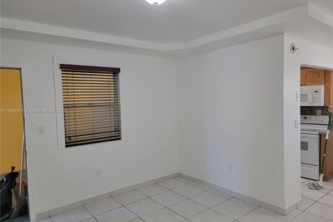 Снять в аренду кондоминиум в Норт-Майами, Флорида 1 спальня, 52.4м2, № 1952707 - фото 6