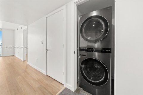 Купить кондоминиум в Майами, Флорида 2 спальни, 116.69м2, № 2154834 - фото 18