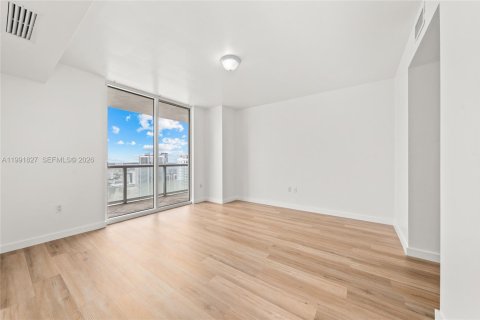 Купить кондоминиум в Майами, Флорида 2 спальни, 116.69м2, № 2154834 - фото 11