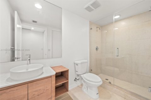 Купить кондоминиум в Майами, Флорида 2 спальни, 116.69м2, № 2154834 - фото 17