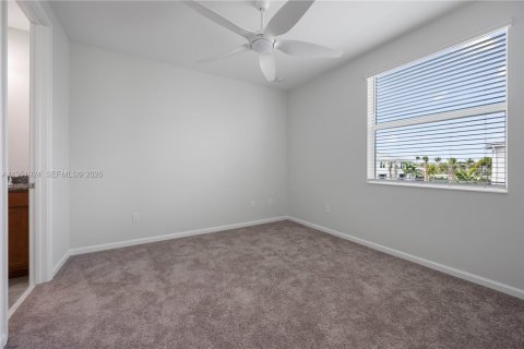 Снять в аренду таунхаус в Уэстлейк, Флорида 3 спальни, 155.8м2, № 2006414 - фото 23