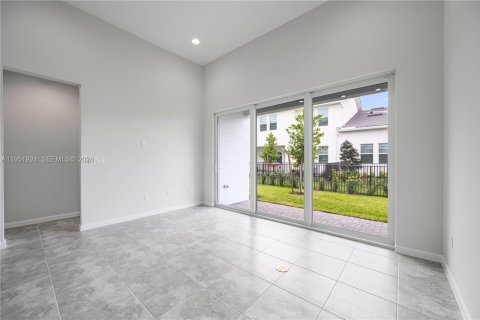 Снять в аренду таунхаус в Уэстлейк, Флорида 3 спальни, 155.8м2, № 2006414 - фото 9