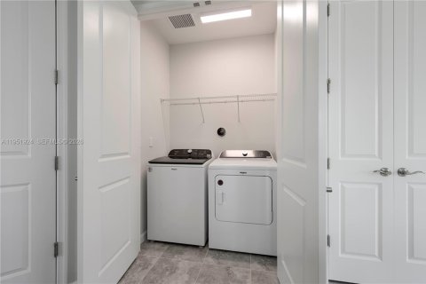 Снять в аренду таунхаус в Уэстлейк, Флорида 3 спальни, 155.8м2, № 2006414 - фото 18