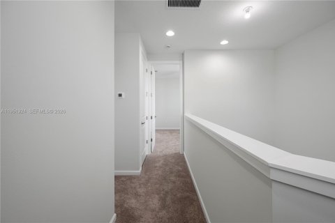 Снять в аренду таунхаус в Уэстлейк, Флорида 3 спальни, 155.8м2, № 2006414 - фото 17