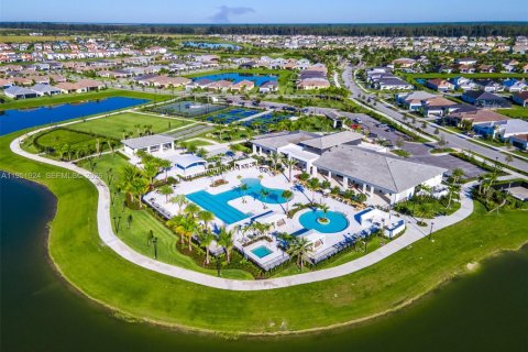 Снять в аренду таунхаус в Уэстлейк, Флорида 3 спальни, 155.8м2, № 2006414 - фото 27