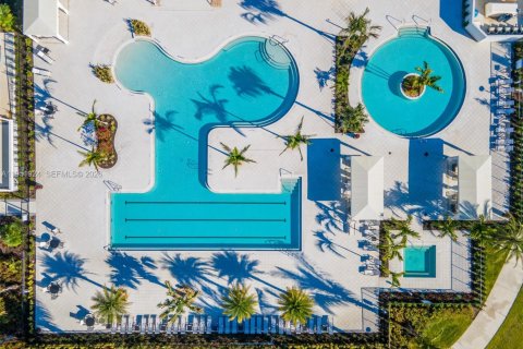 Снять в аренду таунхаус в Уэстлейк, Флорида 3 спальни, 155.8м2, № 2006414 - фото 29