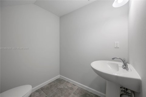 Снять в аренду таунхаус в Уэстлейк, Флорида 3 спальни, 155.8м2, № 2006414 - фото 14