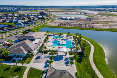 Снять в аренду таунхаус в Уэстлейк, Флорида 3 спальни, 155.8м2, № 2006414 - фото 28