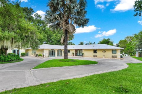 House in Orlando, Florida 4 bedrooms, 210.98 sq.m. № 2210906 - photo 2