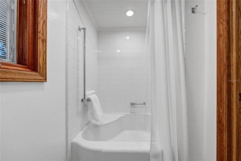 House in Orlando, Florida 4 bedrooms, 210.98 sq.m. № 2210906 - photo 27