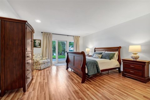House in Orlando, Florida 4 bedrooms, 210.98 sq.m. № 2210906 - photo 22