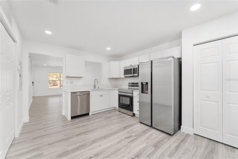 Condo in Gainesville, Florida, 2 bedrooms  № 1884937 - photo 15