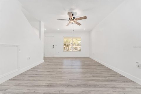 Condo in Gainesville, Florida, 2 bedrooms  № 1884937 - photo 9