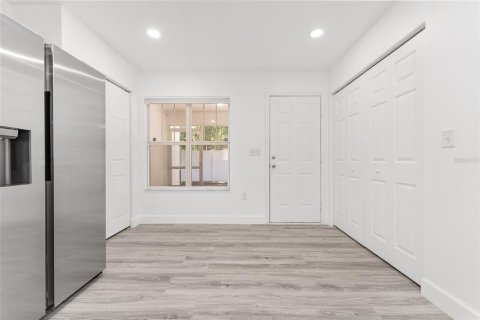 Condo in Gainesville, Florida, 2 bedrooms  № 1884937 - photo 18
