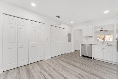 Condo in Gainesville, Florida, 2 bedrooms  № 1884937 - photo 16
