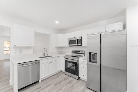 Condo in Gainesville, Florida, 2 bedrooms  № 1884937 - photo 14