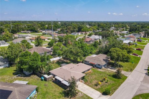 Casa en venta en Deltona, Florida, 3 dormitorios, 167.97 m2 № 2156483 - foto 3