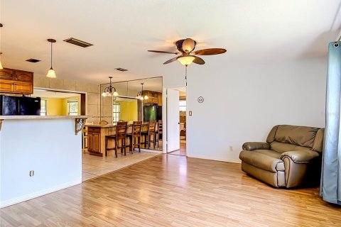 Casa en venta en Deltona, Florida, 3 dormitorios, 167.97 m2 № 2156483 - foto 15
