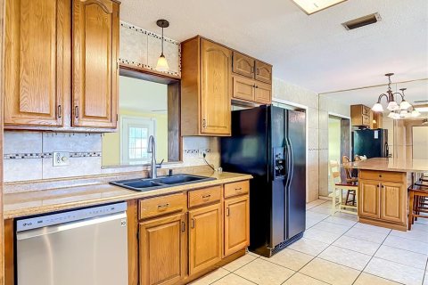 Casa en venta en Deltona, Florida, 3 dormitorios, 167.97 m2 № 2156483 - foto 28