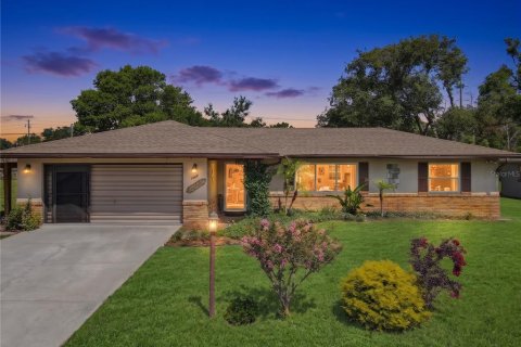 Casa en Deltona, Florida 3 dormitorios, 167.97 m2 № 2156483