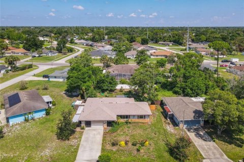 Casa en venta en Deltona, Florida, 3 dormitorios, 167.97 m2 № 2156483 - foto 5