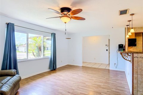 Casa en venta en Deltona, Florida, 3 dormitorios, 167.97 m2 № 2156483 - foto 17