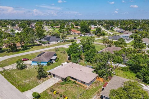 Casa en venta en Deltona, Florida, 3 dormitorios, 167.97 m2 № 2156483 - foto 6