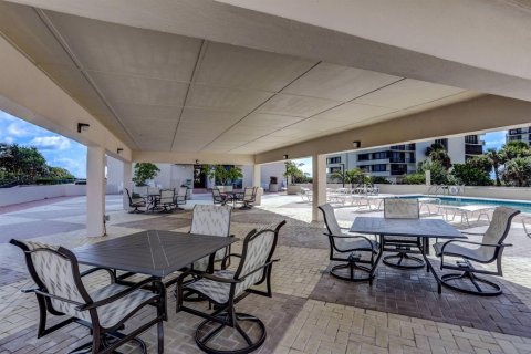 Condo in Riviera Beach, Florida, 2 bedrooms № 2262699 - photo 24