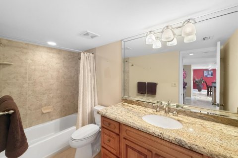 Condo in Riviera Beach, Florida, 2 bedrooms № 2262699 - photo 14