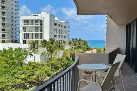 Condo in Riviera Beach, Florida, 2 bedrooms № 2262699 - photo 2