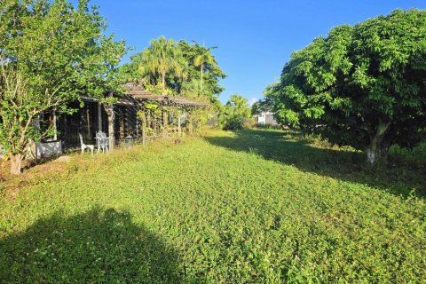 House in Miami, Florida 4 bedrooms, 261.43 sq.m. № 2193103