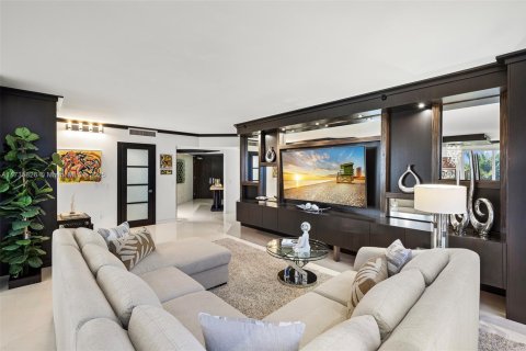 Condo in Miami Beach, Florida, 2 bedrooms  № 1486083 - photo 4