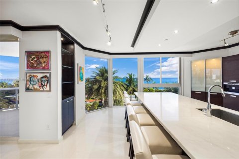 Condo in Miami Beach, Florida, 2 bedrooms  № 1486083 - photo 11