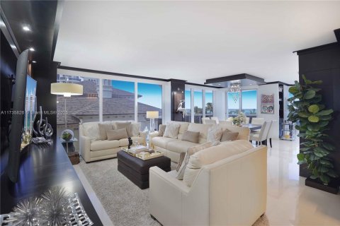 Condo in Miami Beach, Florida, 2 bedrooms  № 1486083 - photo 10
