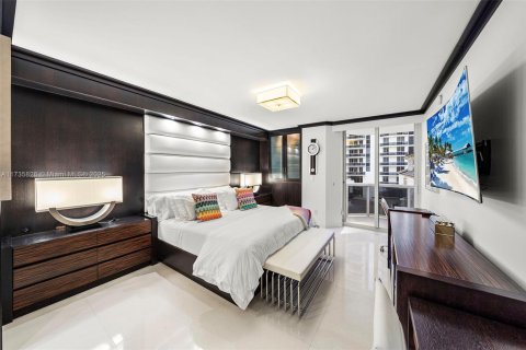 Condo in Miami Beach, Florida, 2 bedrooms  № 1486083 - photo 19