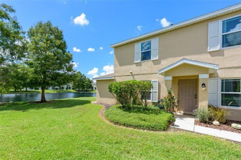 Townhouse in Bradenton, Florida 3 bedrooms, 124.77 sq.m. № 2378114 - photo 3