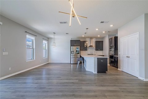 Casa en alquiler en Orlando, Florida, 4 dormitorios, 232.72 m2 № 1910373 - foto 8