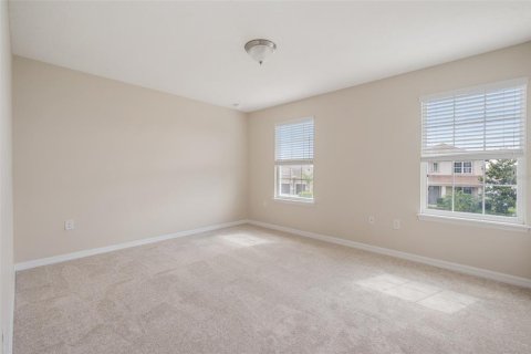 House in Apopka, Florida 4 bedrooms, 242.66 sq.m. № 1637716 - photo 24
