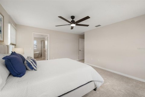 House in Apopka, Florida 4 bedrooms, 242.66 sq.m. № 1637716 - photo 18