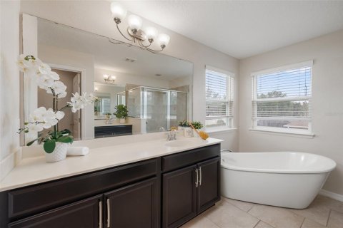 House in Apopka, Florida 4 bedrooms, 242.66 sq.m. № 1637716 - photo 19