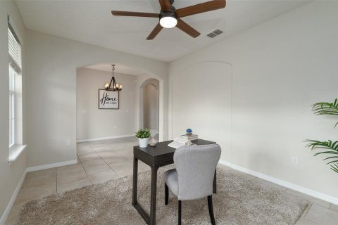 House in Apopka, Florida 4 bedrooms, 242.66 sq.m. № 1637716 - photo 7