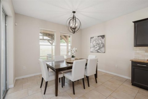 House in Apopka, Florida 4 bedrooms, 242.66 sq.m. № 1637716 - photo 14