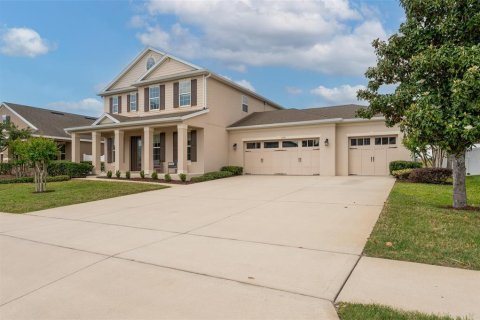 House in Apopka, Florida 4 bedrooms, 242.66 sq.m. № 1637716 - photo 2