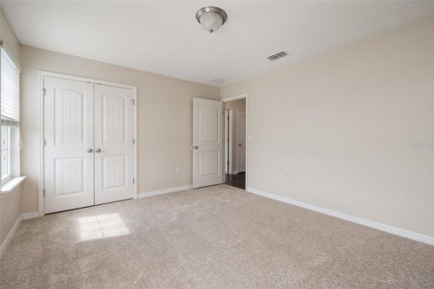 House in Apopka, Florida 4 bedrooms, 242.66 sq.m. № 1637716 - photo 25