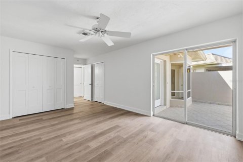 House in Saint Petersburg, Florida 2 bedrooms, 149.02 sq.m. № 2230019 - photo 30