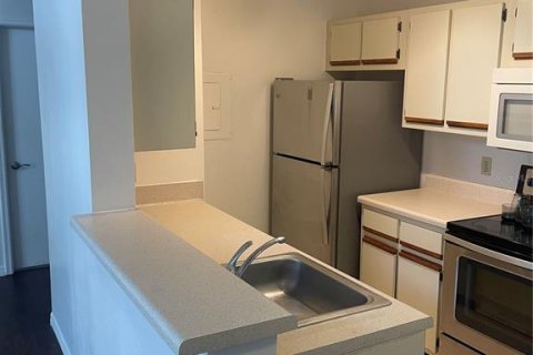 Condominio en venta en Orlando, Florida, 1 dormitorio, 110 m2 № 2225542 - foto 3