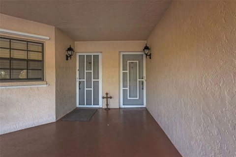 Condo in Punta Gorda, Florida, 2 bedrooms  № 1911542 - photo 29